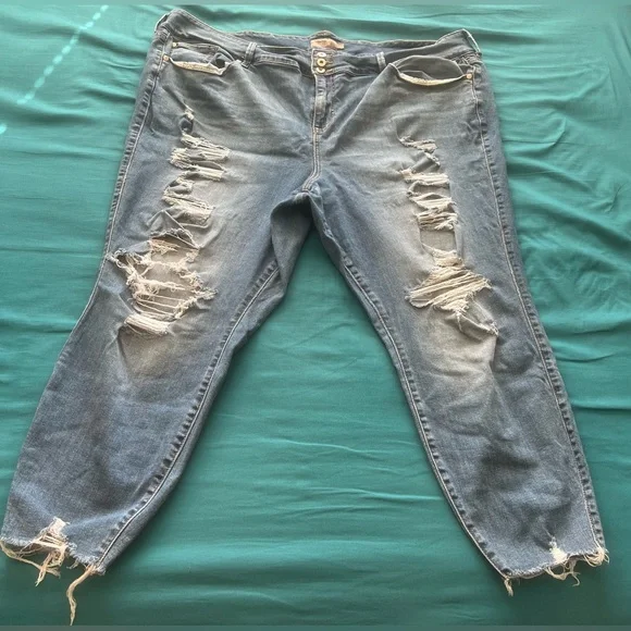 Torrid 28R Super Soft Jegging Medium Wash - Picture 3 of 11